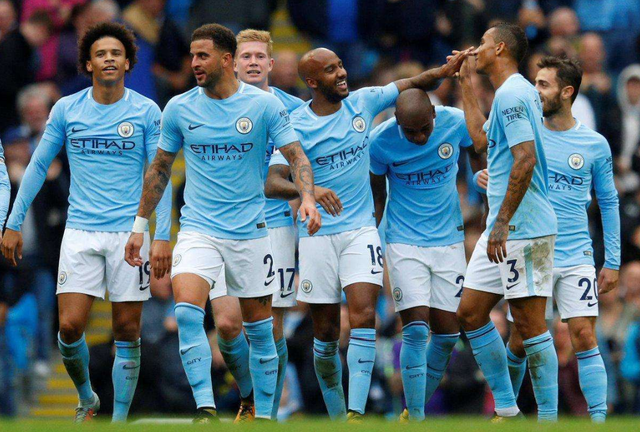 旭旭宝宝连麦老同事，直播间共赏八美齐跳扫腿舞，网友：过年了！