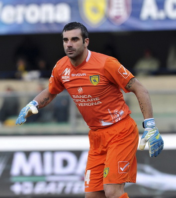 足坛狂欢一夜！巴萨3-2皇马夺冠，拜仁8-1大胜